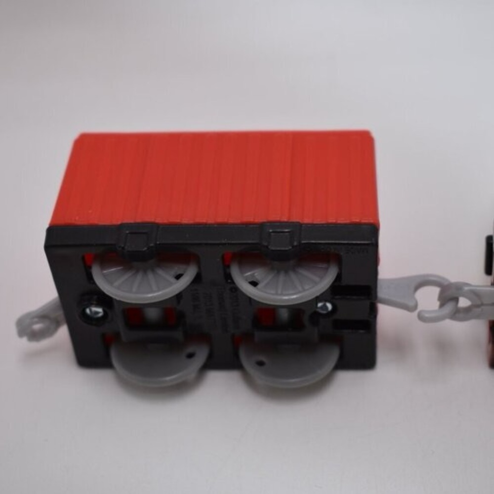 Philip 68 and Cargo Car Trackmaster Battery Operated Train Friends 2013 - Picture 12 of 12